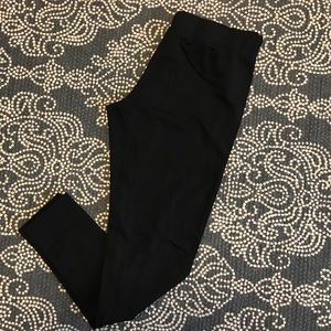 EUC Rune Porter leggings in size Small